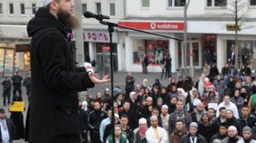 من للشباب المتدين؟