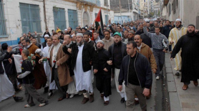 مصلون بمسجد بلكور يحذرون من التدخل العسكري بمالي