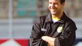 صايب‮ ‬والحارس‮ ‬أسامة‮ ‬الحمدان‮ ‬يهددان‮ ‬بمغادرة‮ ‬فريق‮ “‬الوطني‮ ‬السعودي‮”‬