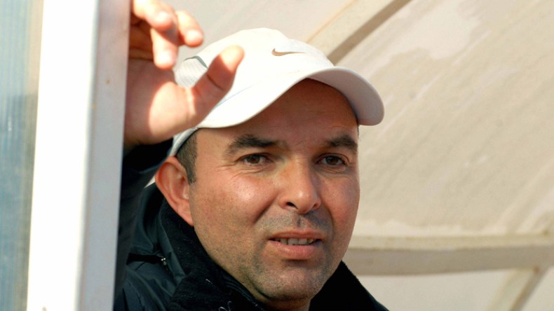 إقالة المدرب حمّوش وبوغرارة وشريف الوزاني في المفكرة