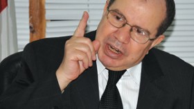 خلية أزمة بوزارة الصحة وإجراءات استعجالية لتأمين المطارات والموانئ