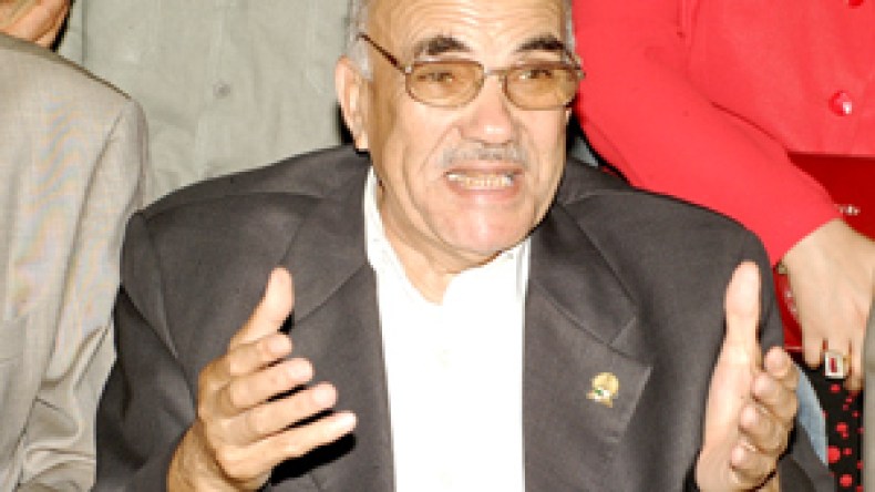 الأسرة الثورية تطالب بوتفليقة بالتدخل للفصل في قضية “قانون تجريم الاستعمار”