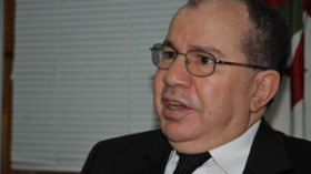 مدير وحدة اقتصادية ورئيس مركز توزيع يطالبان وزير الفلاحة برد الاعتبار