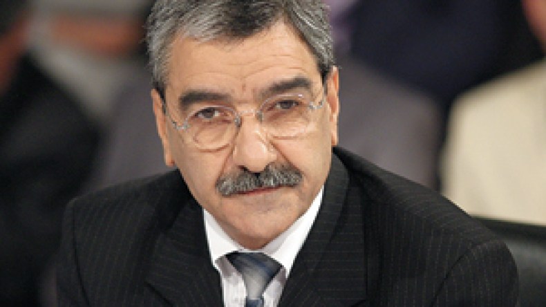 زعيم الأرسيدي متهم بالإساءة إلى عائلة ثورية