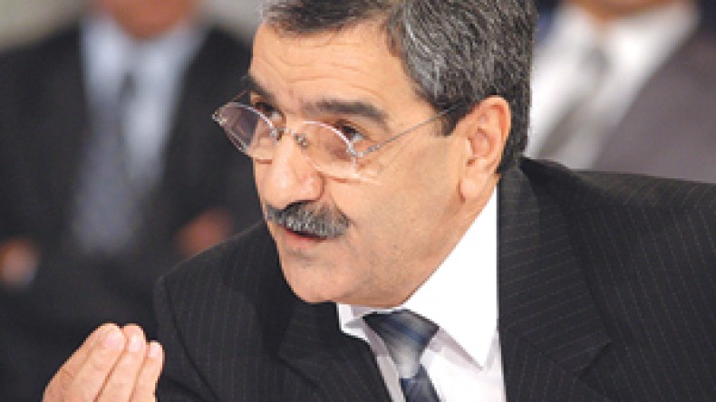 الأرسيدي يتحالف مع أحزاب فرنسية لفرض “التغيير” وسعدي يُخطئ مرة أخرى في الشعب!