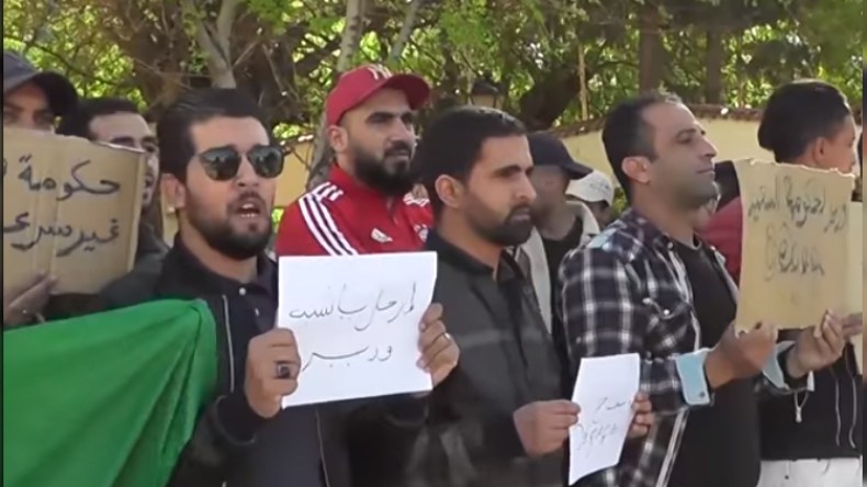 مواطنون يحاصرون وزير السياحة والصناعة التقليدية بسعيدة
