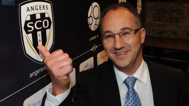 جزائري ينال لقب أفضل رئيس نادٍ في الدوري الفرنسي