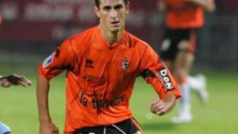 غرونوبل  الفرنسي  يجدد  اتصالاته  بصايفي