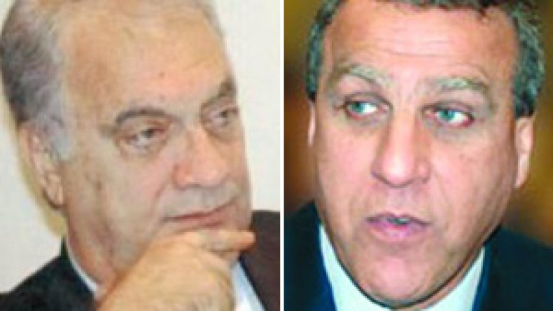 محاولات التشبث بالقشة العائمة قبل إعصار “الفيفا” وبعدها الشعب المصري