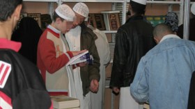 شركة ماركتينغ أجنبية تتجسّس على عقيدة الجزائريين