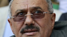 اليمنيون منقسمون على أنفسهم بين مؤيد ومعارض للرئيس صالح
