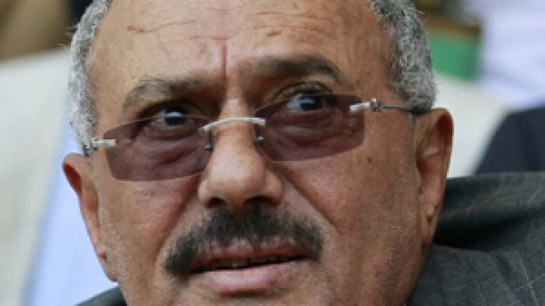 اليمنيون منقسمون على أنفسهم بين مؤيد ومعارض للرئيس صالح