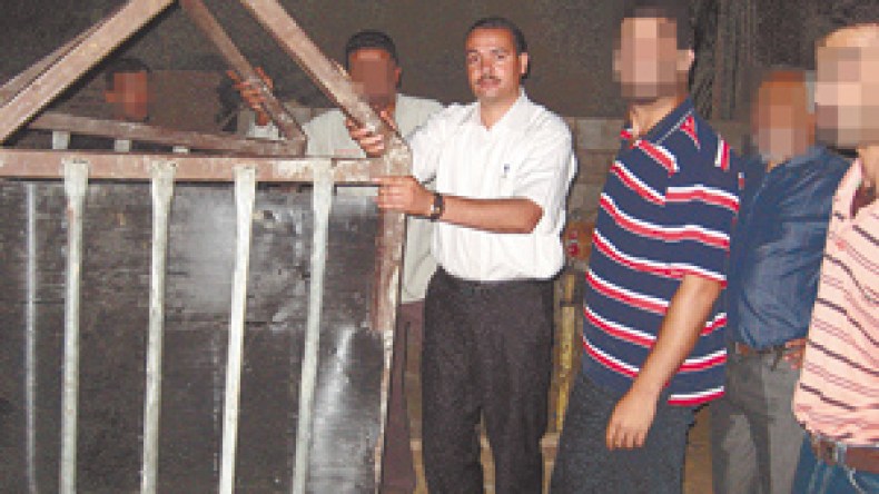 أنفاق لتهريب السيارات و الوقود و أخرى للرغيف و حليب الأطفال