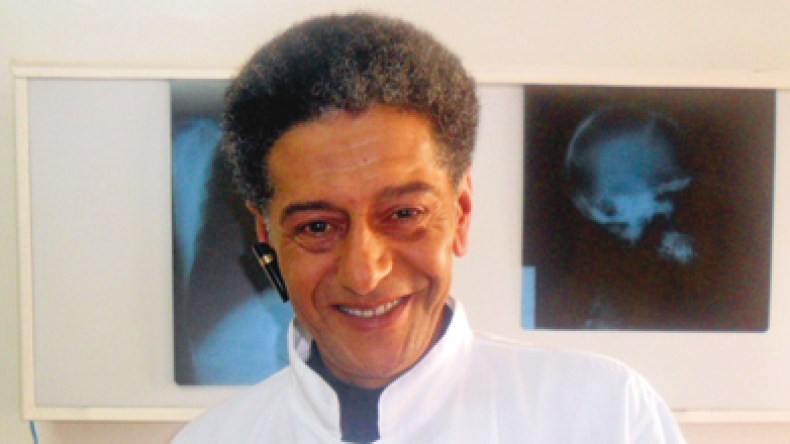 جعفر قاسم يفضح التسيب في المستشفيات في جمعي فاملي3