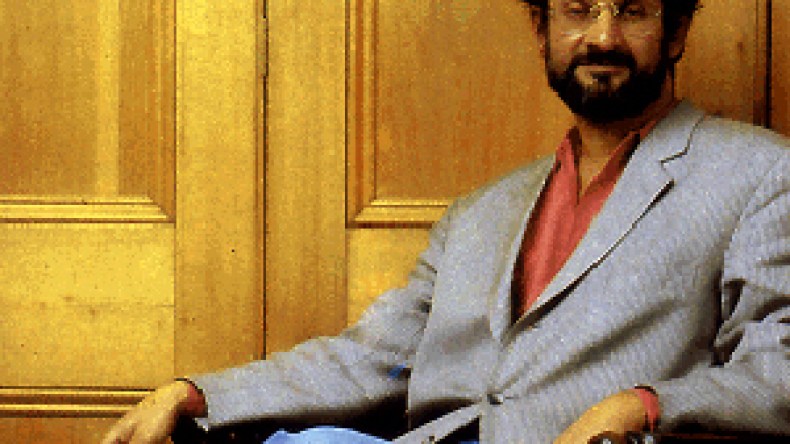 ايران تؤكد أن الفتوى بإهدار دم سلمان رشدي لا تزال سارية