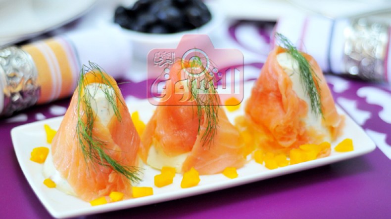 أقماع الجبن بالسلمون المدخن