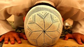 حرمت أبنائي من صلاة التراويح لكي أمنع انحرافهم!