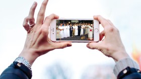 جزائريون ينقلون المباشر لصلاة التراويح