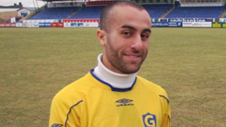 المغترب سي سالم يصل إلى الجزائر وسيمضي الأربعاء للشبيبة