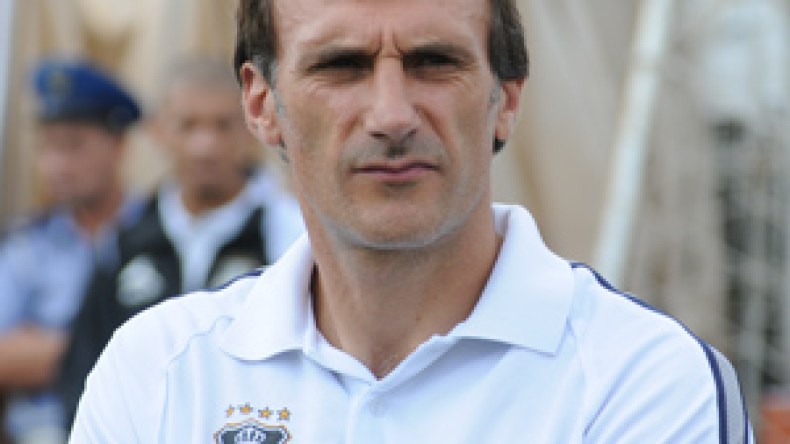 الإدارة‭ ‬تريد‭ ‬ترميم‭ ‬ملعب‭ ‬20‭ ‬أوت‭ ‬وسليناس‭ ‬استلم‭ ‬رواتب‭ ‬أربعة‭ ‬أشهر