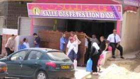 المحتالون يصطادون فرائسهم عبر قاعات الحفلات بخدعة الكلوندستان