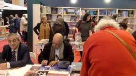 الجزائر غير مرحب بها في صالون الكتاب بباريس