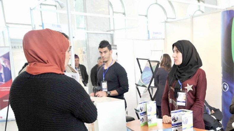 12 مؤسسة تعرض خدماتها على البطالين والجامعيين