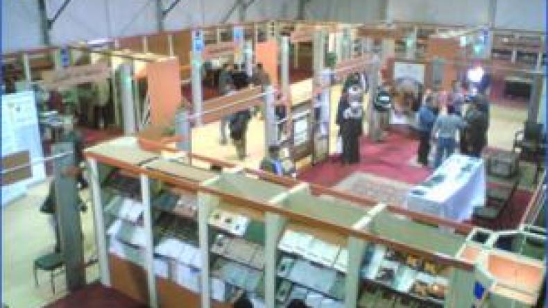 “الصالون الدولي للكتاب يرحل رسميا من سافاكس إلى ملعب 5جويلية”