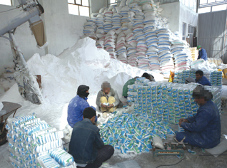 Counterfeiters dump the Algerian market with adulterated salt