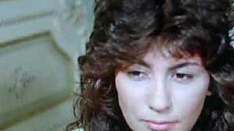 سماح أنور تتراجع عن دعوتها إلى حرق متظاهري ميدان التحرير -فيديو-