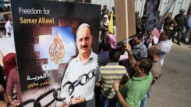 Al-Jazeera rejette les accusations “malveillantes” d'Israël contre Allawi