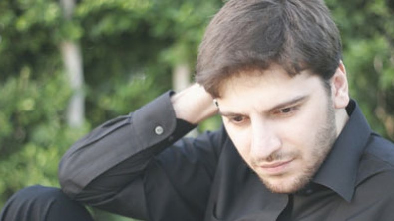 سامي يوسف يبكي غزة ويغني للعالم تفاصيل المحرقة الإسرائيلية