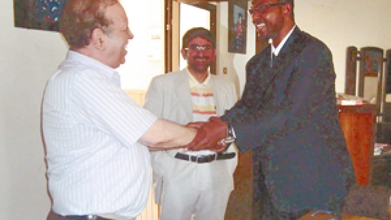 قسنطيني لسامي الحاج: سأوصل شهاداتك عن المعتقلين الجزائريين للرئيس بوتفليقة