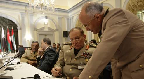 Égypte: le chef d'état-major rencontre des chefs de partis politiques