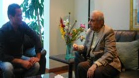 “وفرنا كل الظروف الملائمة لتكريم الطاهر وطار في الإمارات ونأمل حضوره”