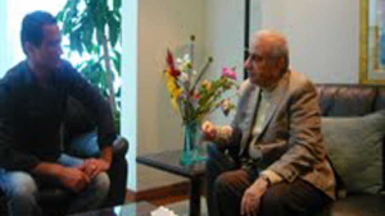 “وفرنا كل الظروف الملائمة لتكريم الطاهر وطار في الإمارات ونأمل حضوره”