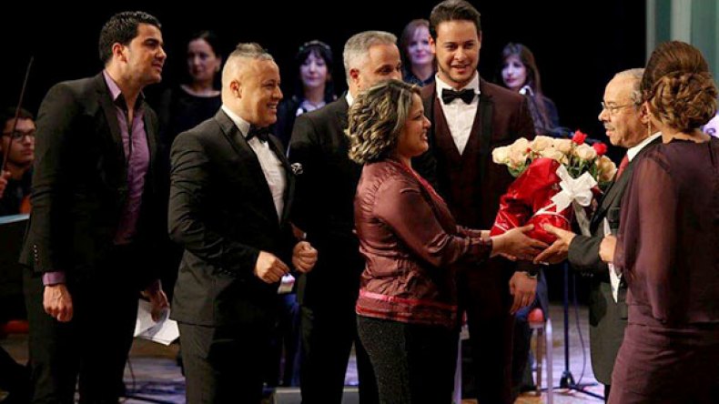 “يا بنات الجزاير” تصدح في ليلة تكريم سامي الجزائري