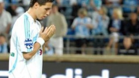 سمير نصري  يؤكد  تمسكه  بتقاليد  وحميمية  العائلة  الجزائرية