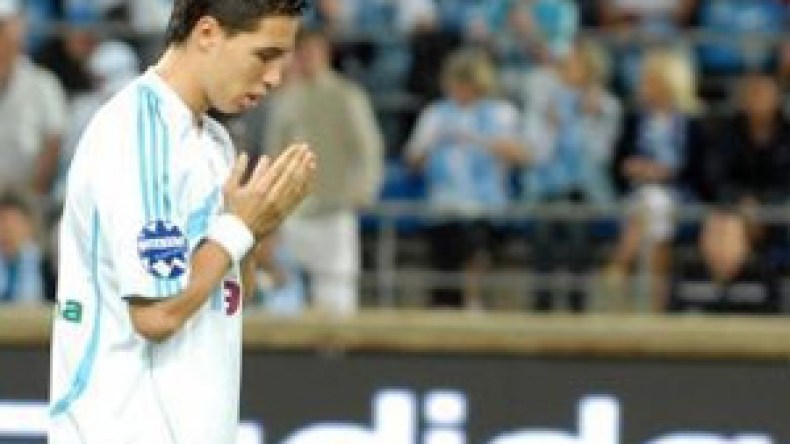 سمير نصري  يؤكد  تمسكه  بتقاليد  وحميمية  العائلة  الجزائرية