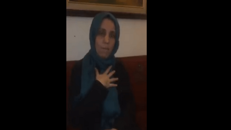الصحفية سميرة مواقي تعتذر للجزائريين