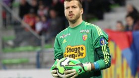 الحارس المغترب عتروس يلتحق باتحاد الجزائر