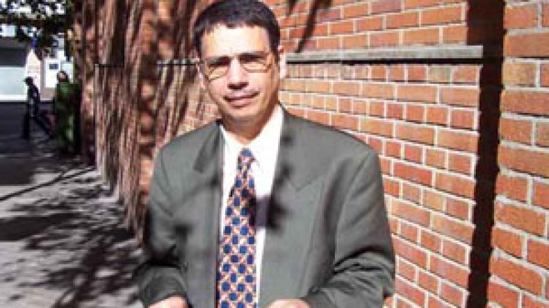 مذكرة‮ ‬التوقيف‮ ‬الدولية‮ ‬تمنع‮ ‬الفار‮ ‬سمراوي‮ ‬من‮ ‬مواجهة‮ ‬الدبلوماسي‮ ‬