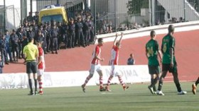 فريق السنافر يواجه نادي إسبانيول بقسنطينة