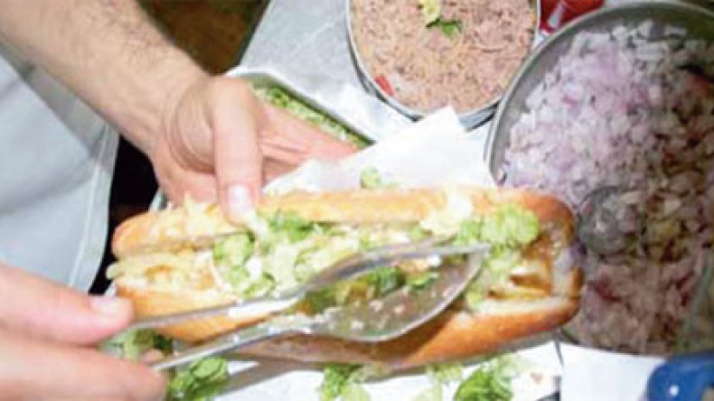 المطاعم ومحلات “الفاست فود” تجوّع العمال والموظفين