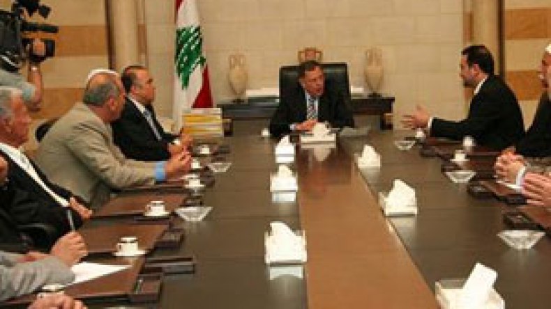 حظر استخدام السلاح والدعوة إلى التعجيل بحكومة الوحدة