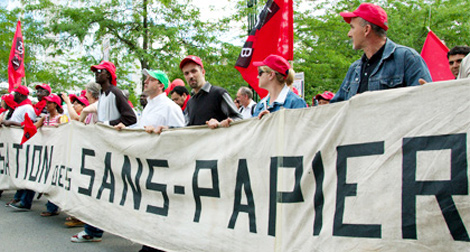 20.000 Algerian illegal immigrants contend to settle their status in France