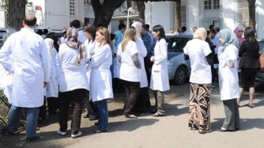 Santé: intégration de 25 000 contractuels dans des postes permanents