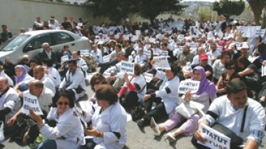 Les hôpitaux adressent des questionnaires aux médecins grévistes