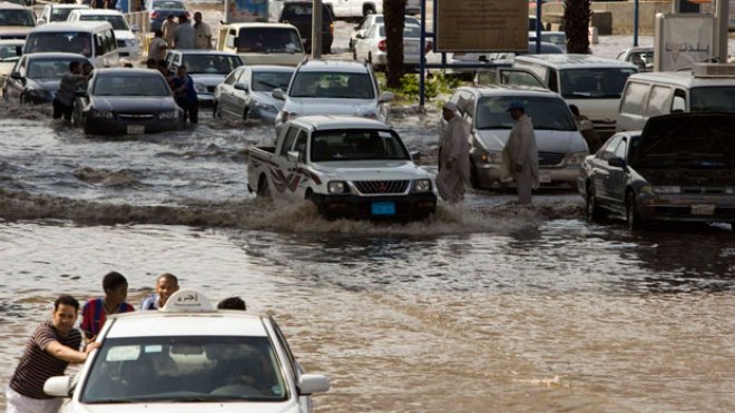 السيول تقتل 13 شخصا بالسعودية