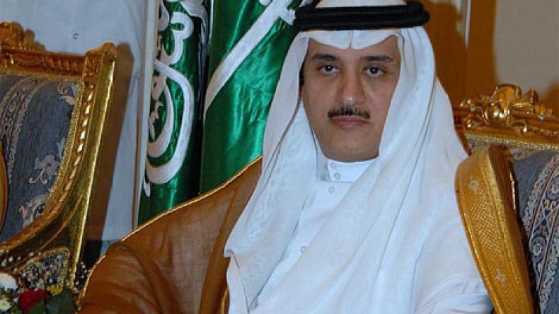 وزير الإعلام السعودي يصف مرسي بالمؤمن التقي